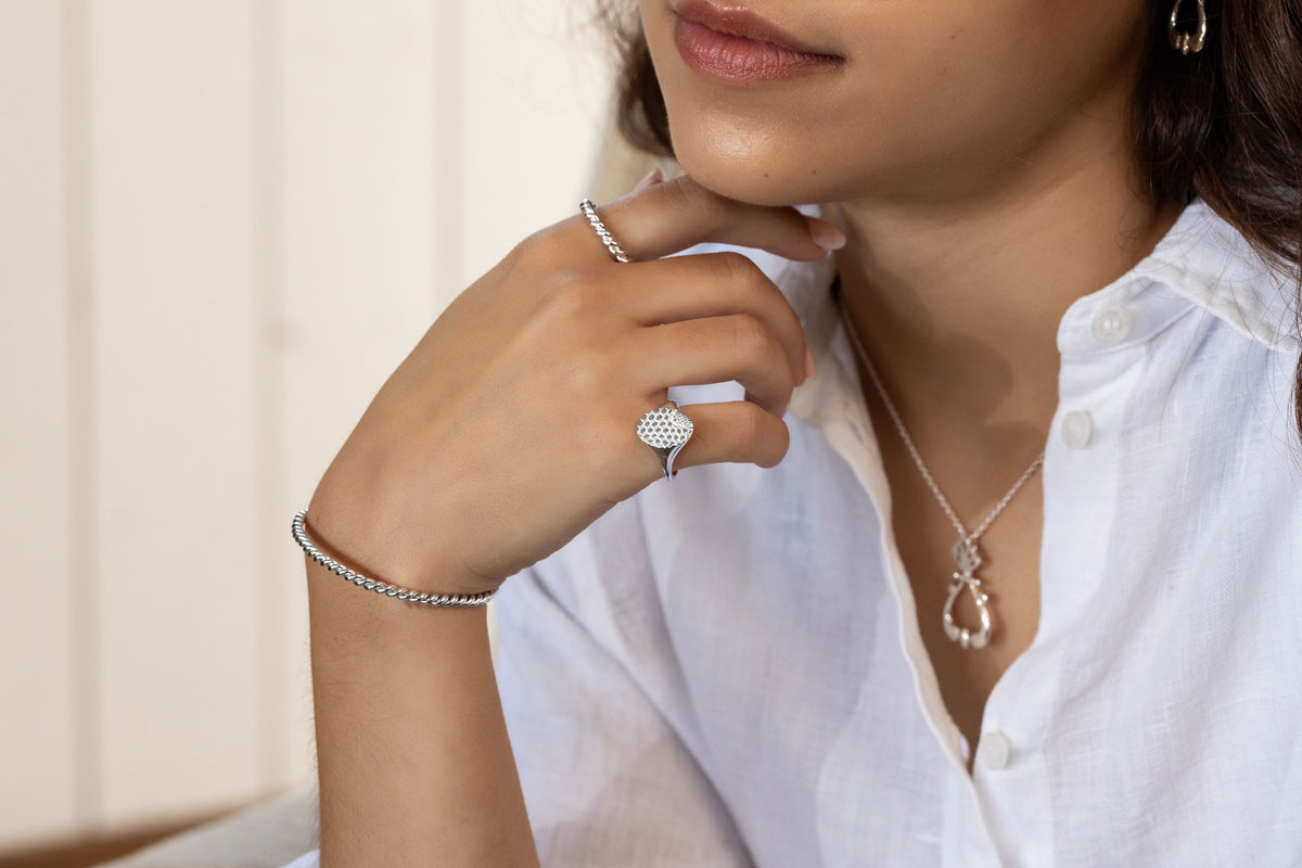 Thread Cuff