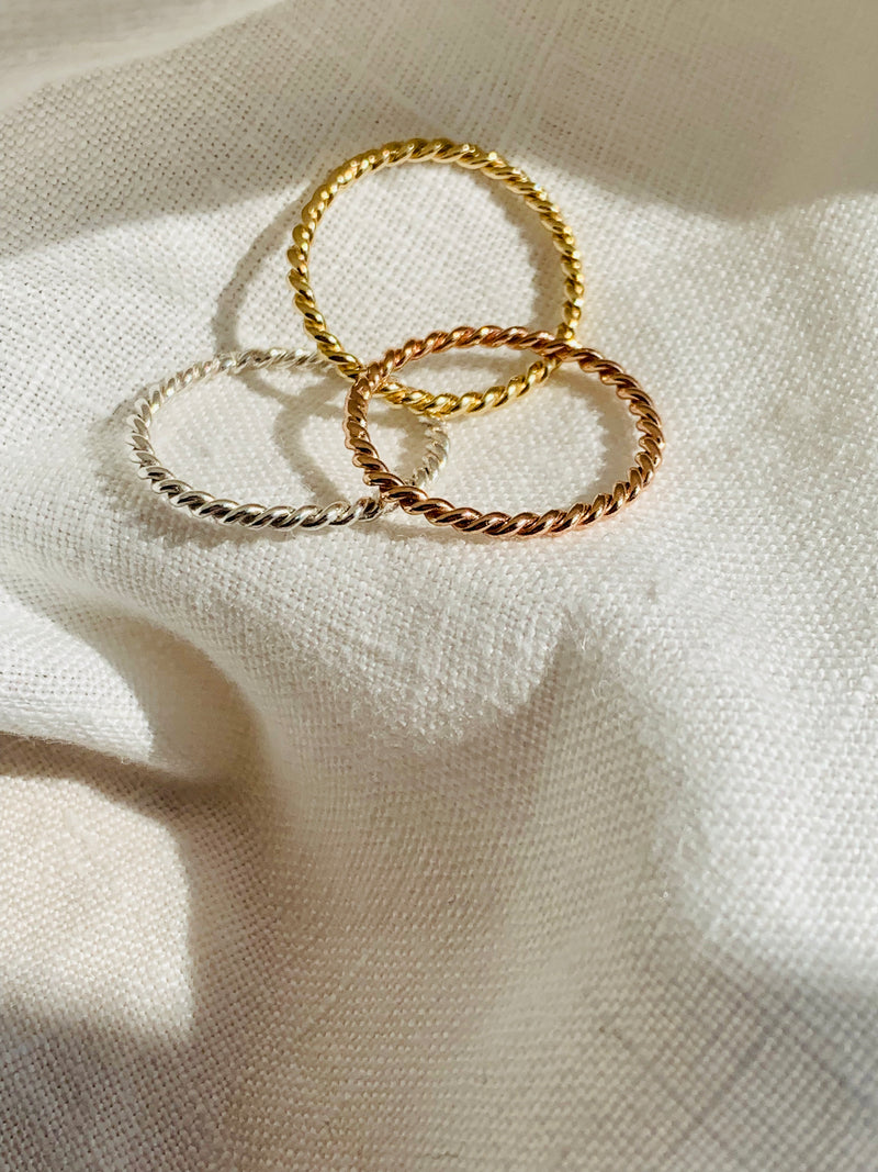 Thread XO Rose Gold Ring